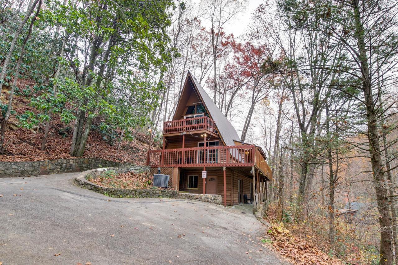 Gatlinburg A-Frame Home With Hot Tub Near Parkway Экстерьер фото