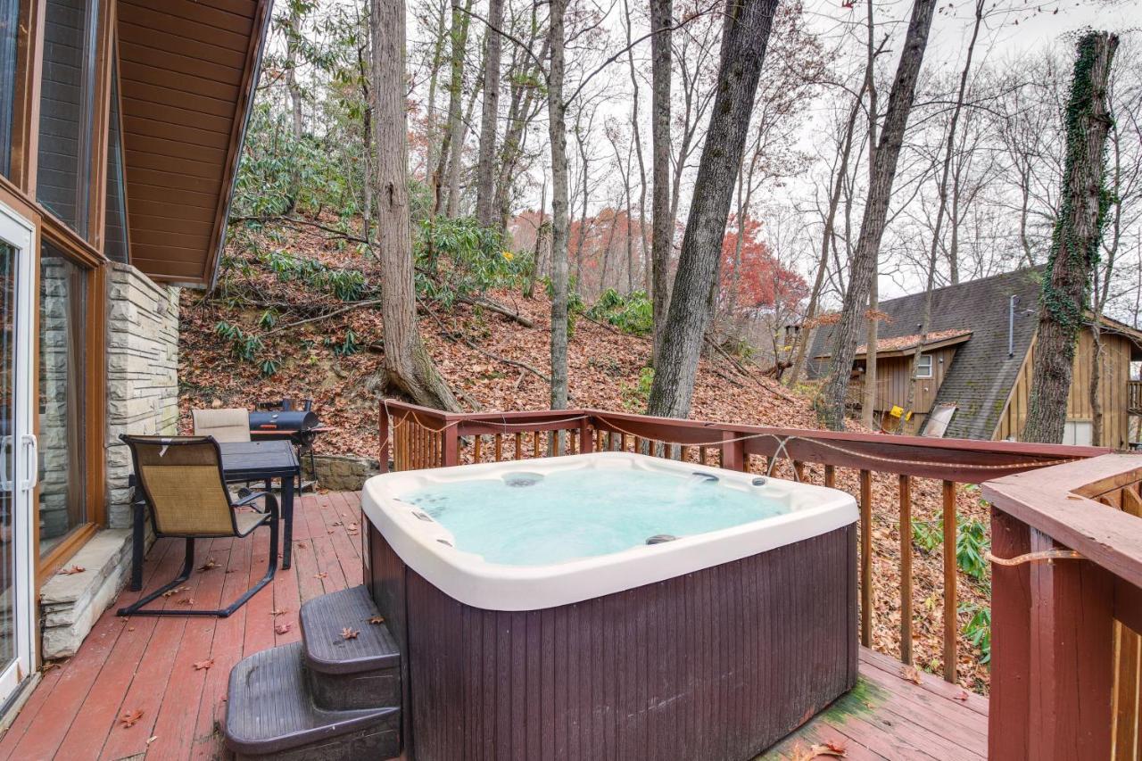 Gatlinburg A-Frame Home With Hot Tub Near Parkway Экстерьер фото