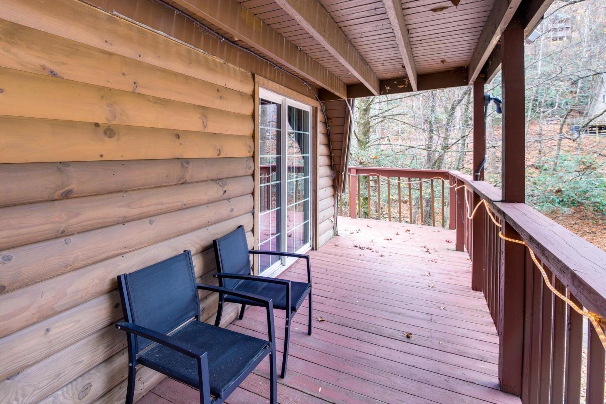 Gatlinburg A-Frame Home With Hot Tub Near Parkway Экстерьер фото