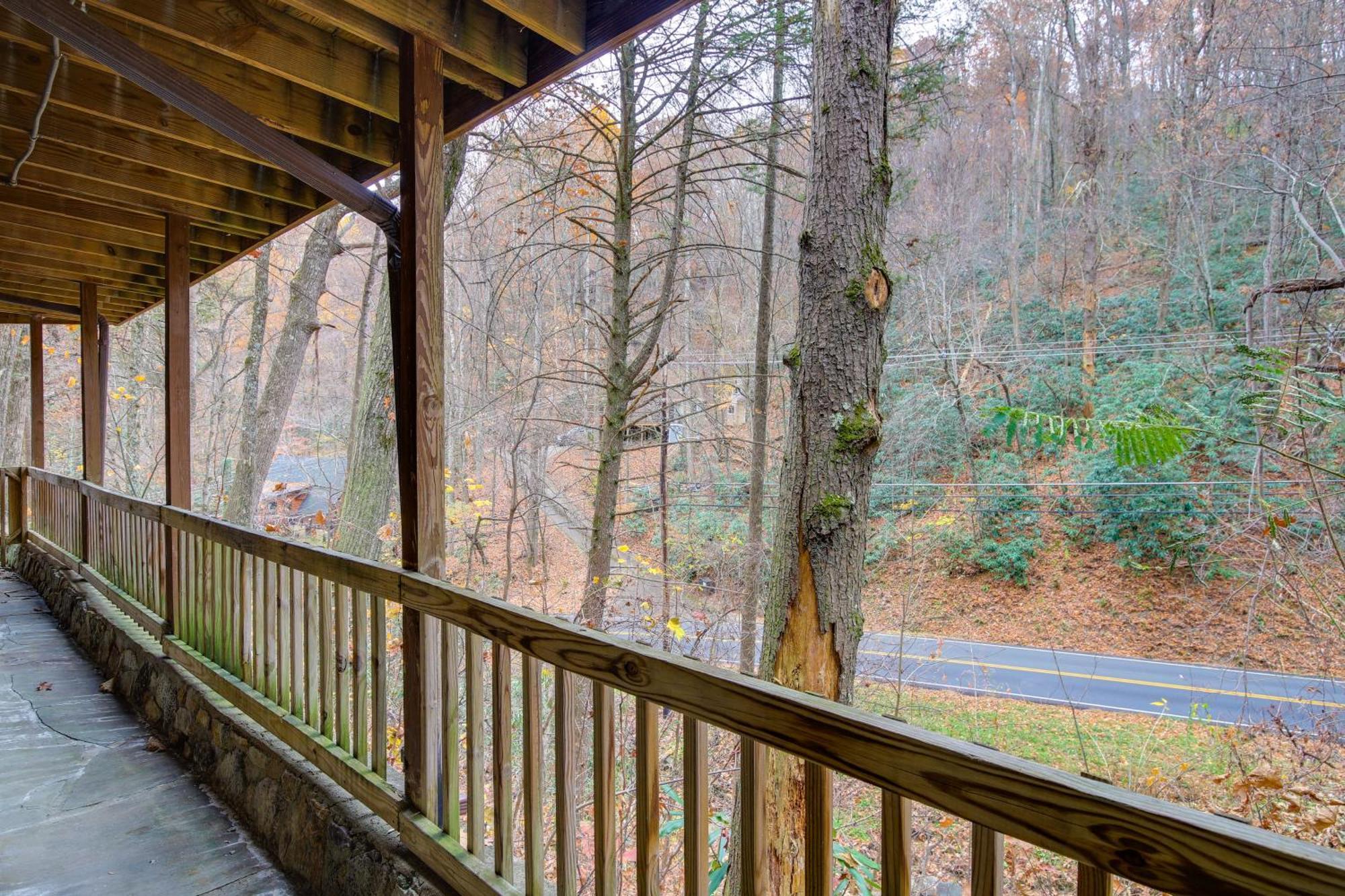 Gatlinburg A-Frame Home With Hot Tub Near Parkway Экстерьер фото