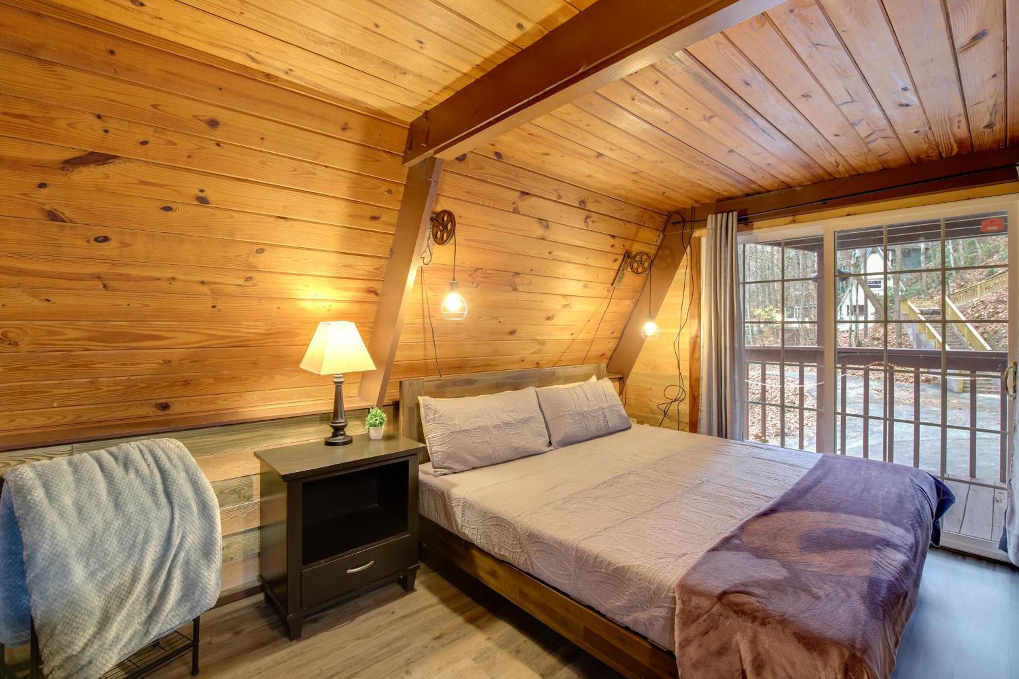 Gatlinburg A-Frame Home With Hot Tub Near Parkway Экстерьер фото