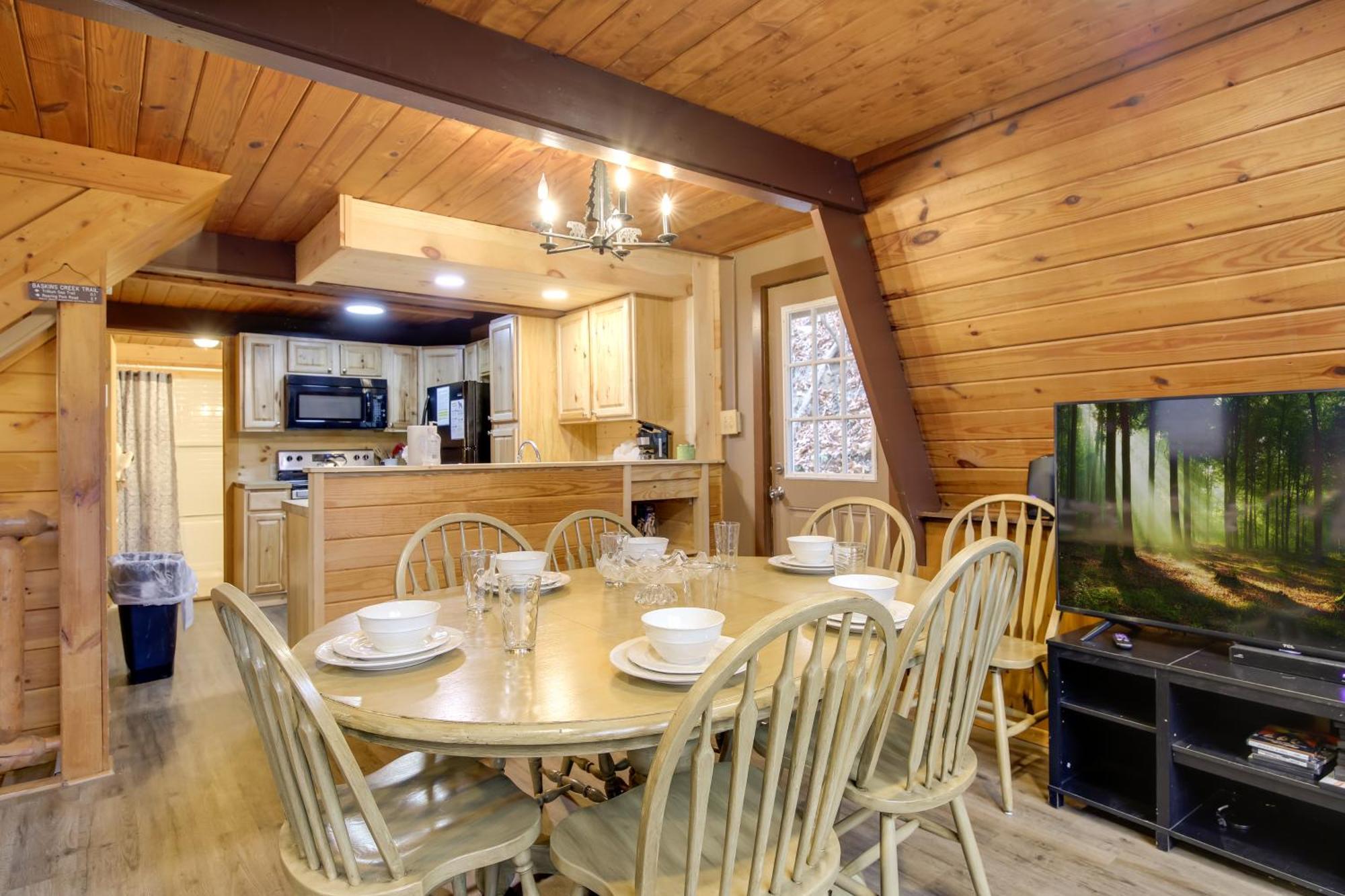 Gatlinburg A-Frame Home With Hot Tub Near Parkway Экстерьер фото