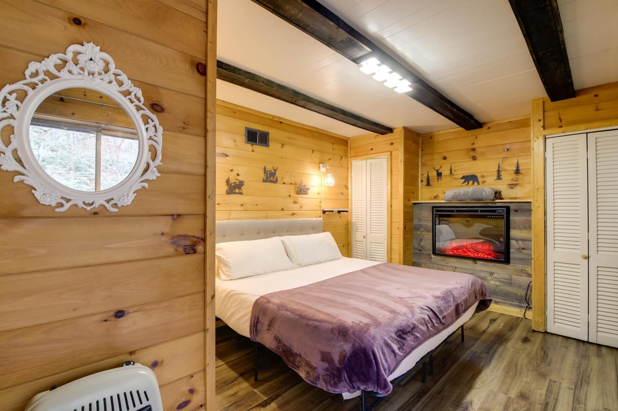 Gatlinburg A-Frame Home With Hot Tub Near Parkway Экстерьер фото