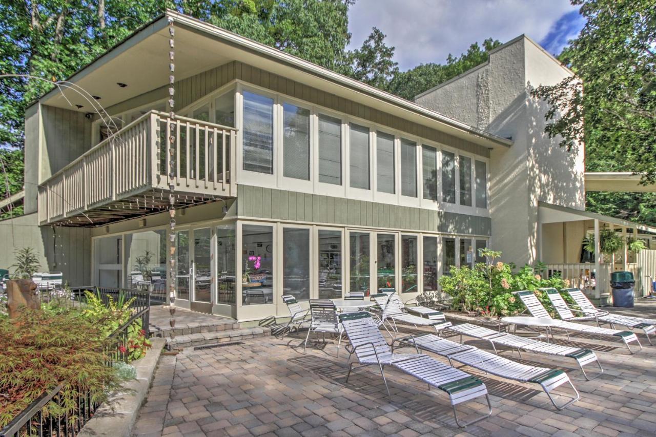 Gatlinburg A-Frame Home With Hot Tub Near Parkway Экстерьер фото